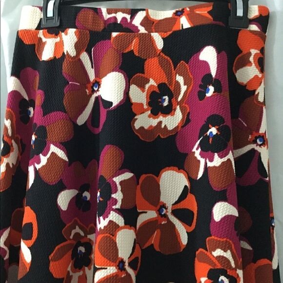 Eci Small floral flare skirt, career, work, dressy - Picture 3 of 6